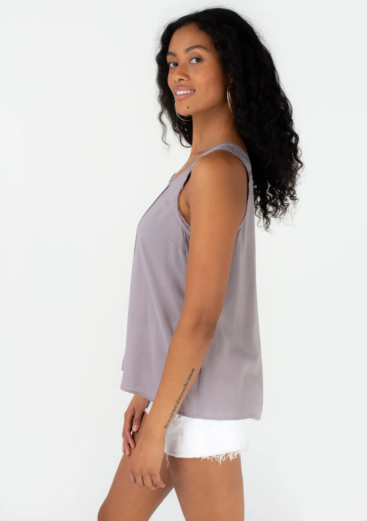 Sleeveless Lace Trim Scoop Neck Tank Top