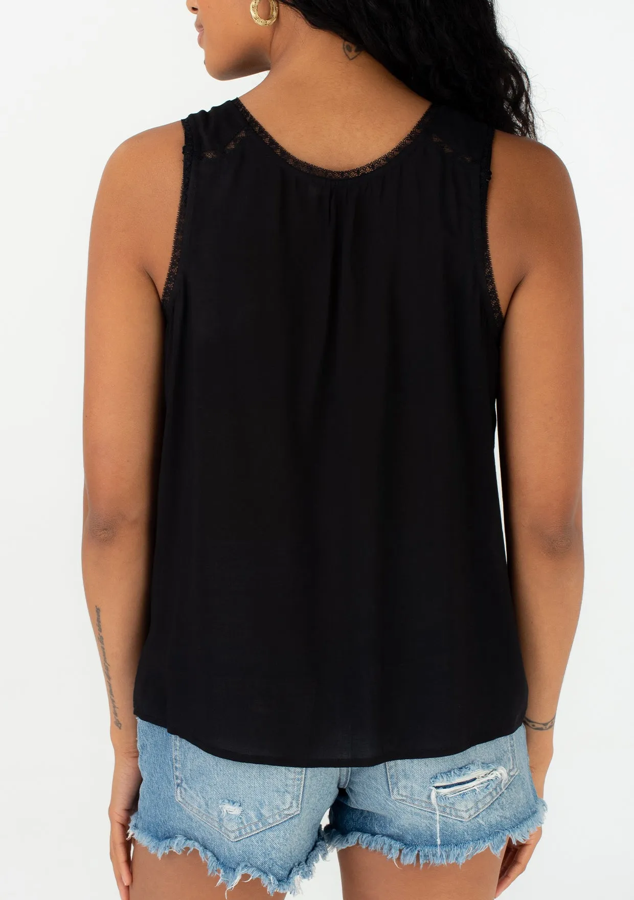 Sleeveless Lace Trim Scoop Neck Tank Top