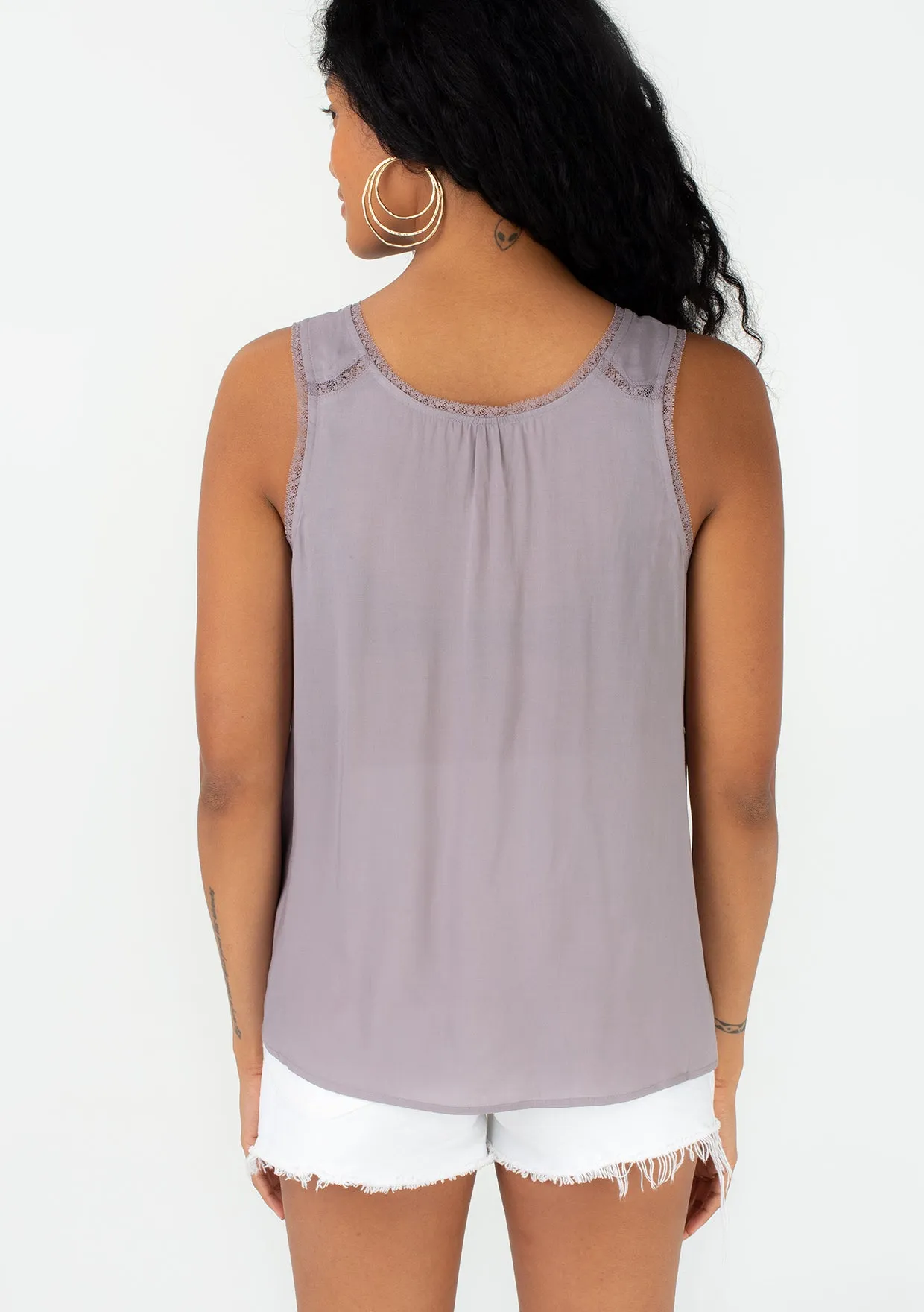 Sleeveless Lace Trim Scoop Neck Tank Top